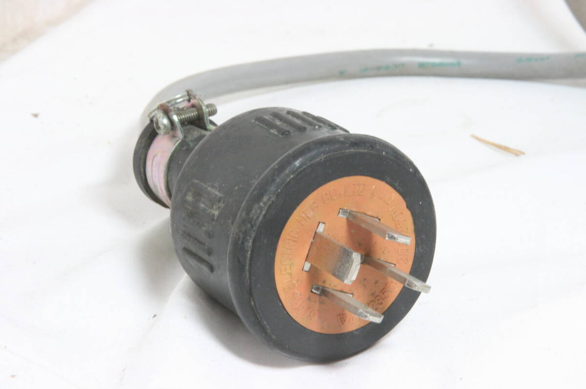 スター電器 ポータブル変圧器 K-312 AUTOトランス 3kVA TRABSTAR スター電器 ポータブル変圧器 K-312 AUTOトランス 3kVA TRABSTAR