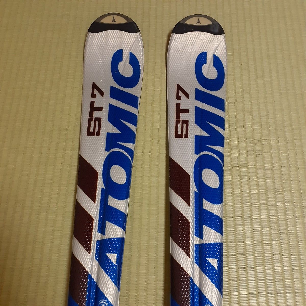 Atomic ST7 スキー板160cm R11 小回りがしやすい板 アトミック製 Atomic ST7 スキー板160cm R11 小回りがしやすい板 アトミック製