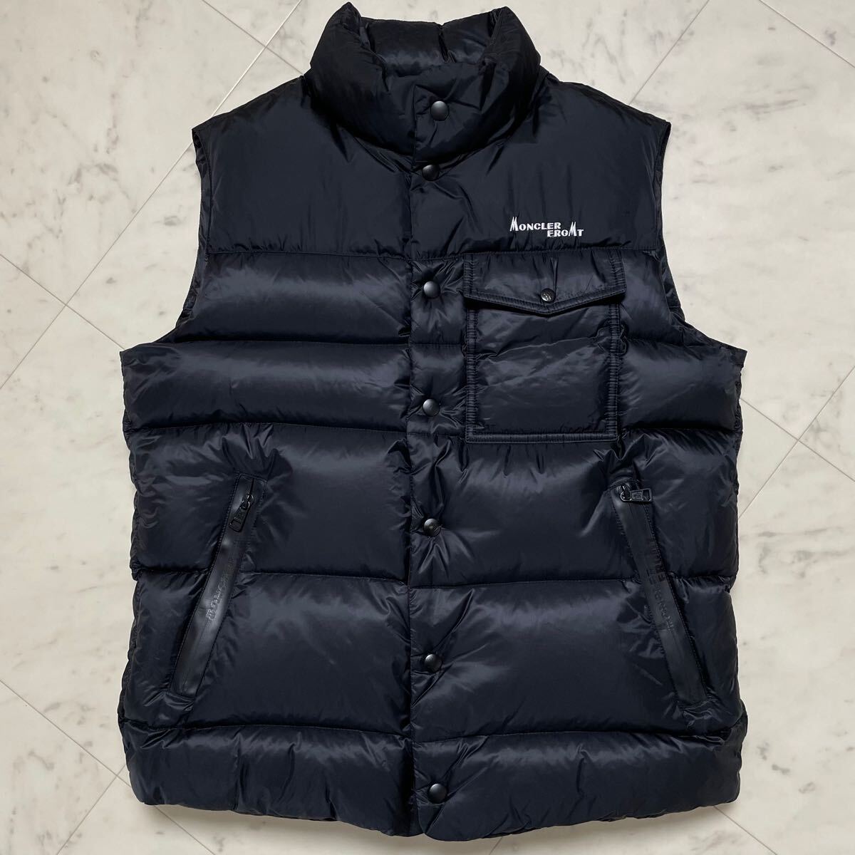 美品☆ MONCLER × FRAGMENT モンクレール フラグメント ABENE 美品☆ MONCLER × FRAGMENT モンクレール フラグメント ABENE