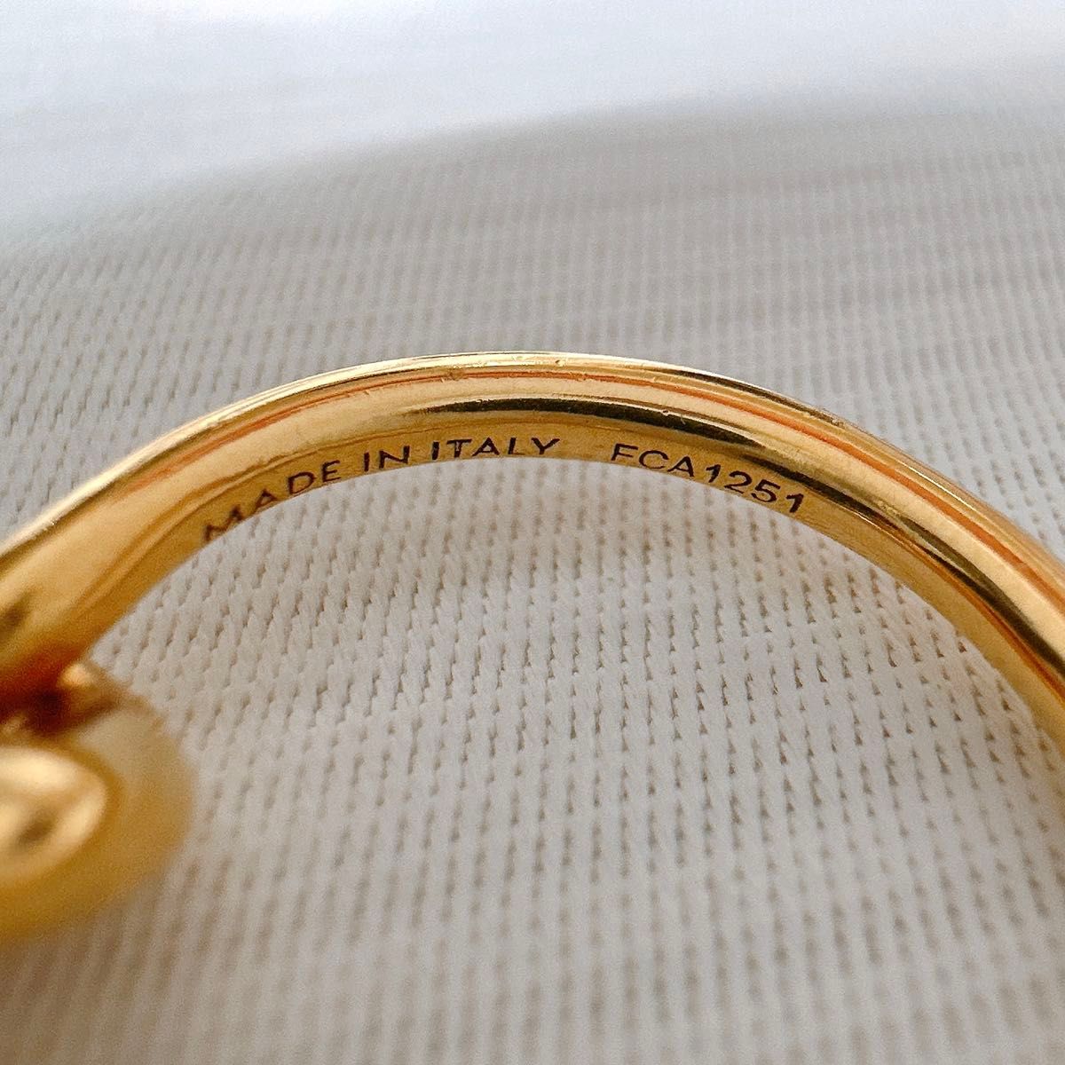 CELINE セリーヌ ノット スモールフープ ピアス イヤリング 片耳 CELINE セリーヌ ノット スモールフープ ピアス イヤリング 片耳