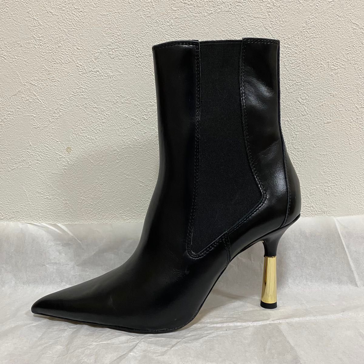 新品 定価17990円 ZARA メタリックヒール レザー チェルシー 新品 定価17990円 ZARA メタリックヒール レザー チェルシー