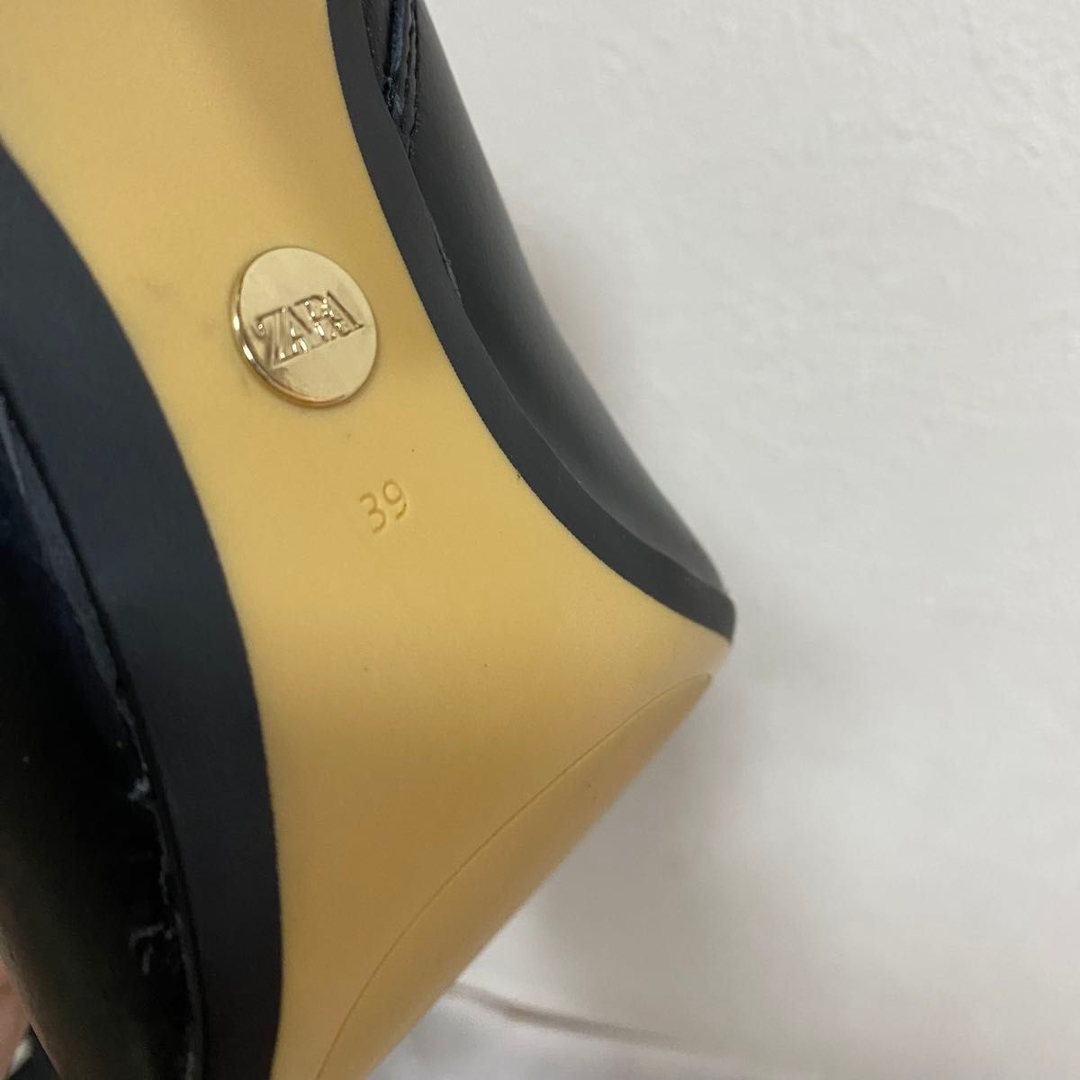 新品 定価17990円 ZARA メタリックヒール レザー チェルシー 新品 定価17990円 ZARA メタリックヒール レザー チェルシー