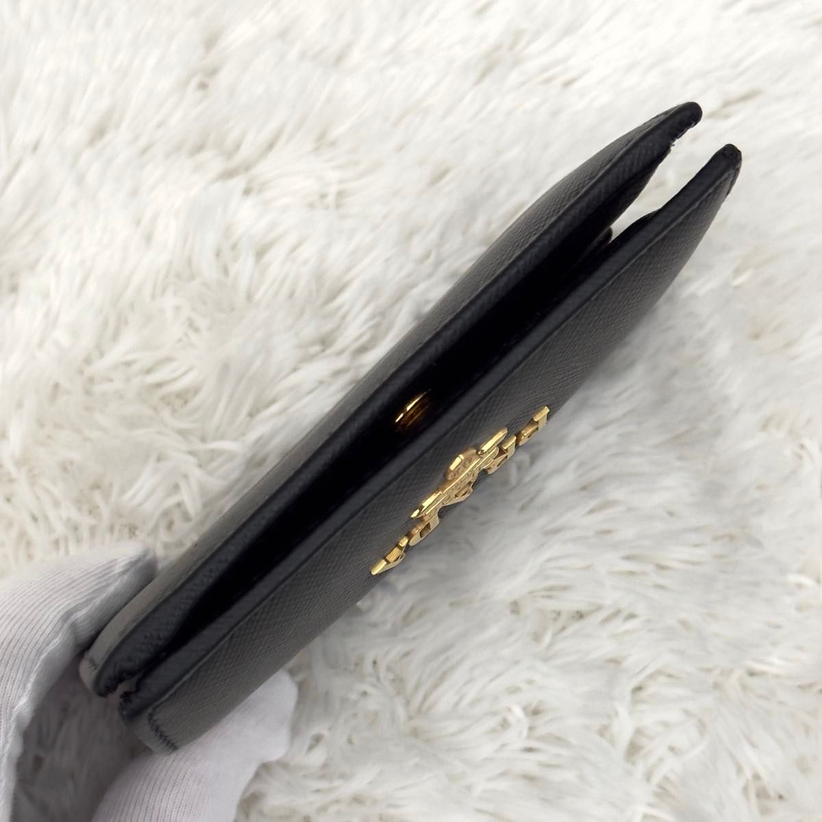 美品 RFID搭載 PRADA プラダ サフィアーノレザー 財布 二つ折り 美品 RFID搭載 PRADA プラダ サフィアーノレザー 財布 二つ折り