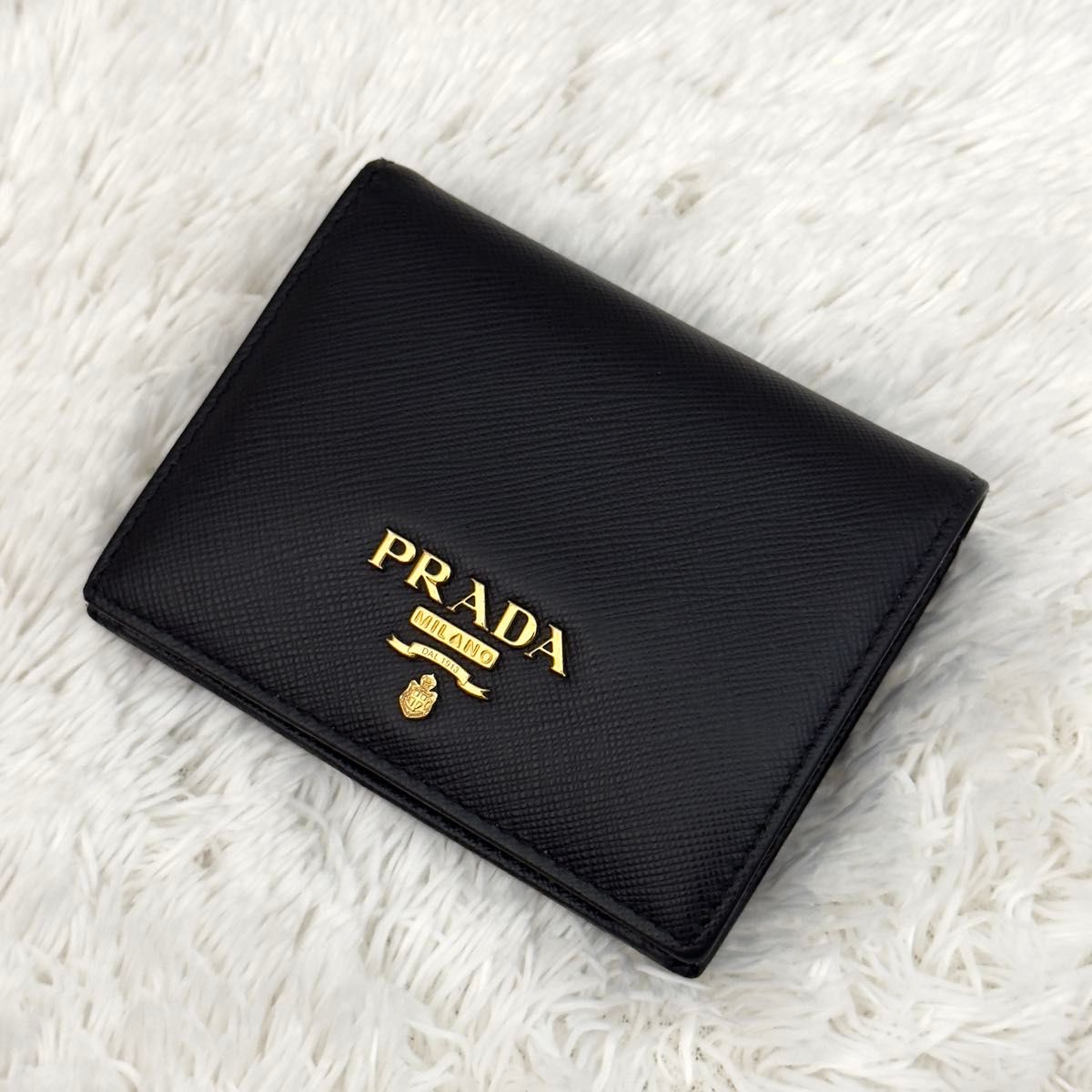 美品 RFID搭載 PRADA プラダ サフィアーノレザー 財布 二つ折り 美品 RFID搭載 PRADA プラダ サフィアーノレザー 財布 二つ折り