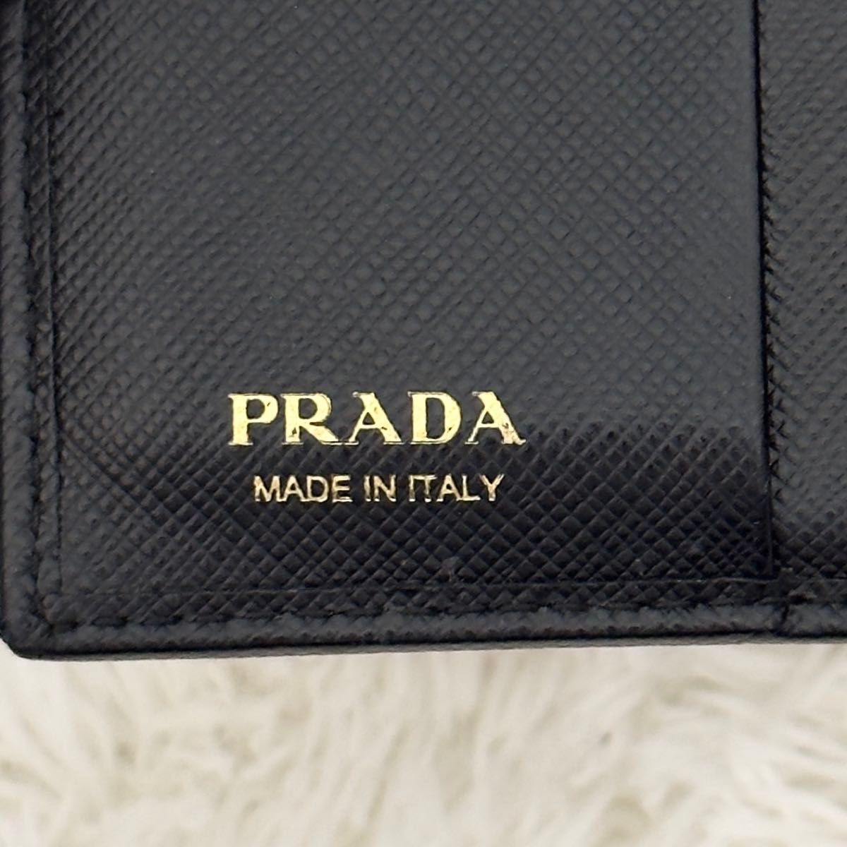 美品 RFID搭載 PRADA プラダ サフィアーノレザー 財布 二つ折り 美品 RFID搭載 PRADA プラダ サフィアーノレザー 財布 二つ折り