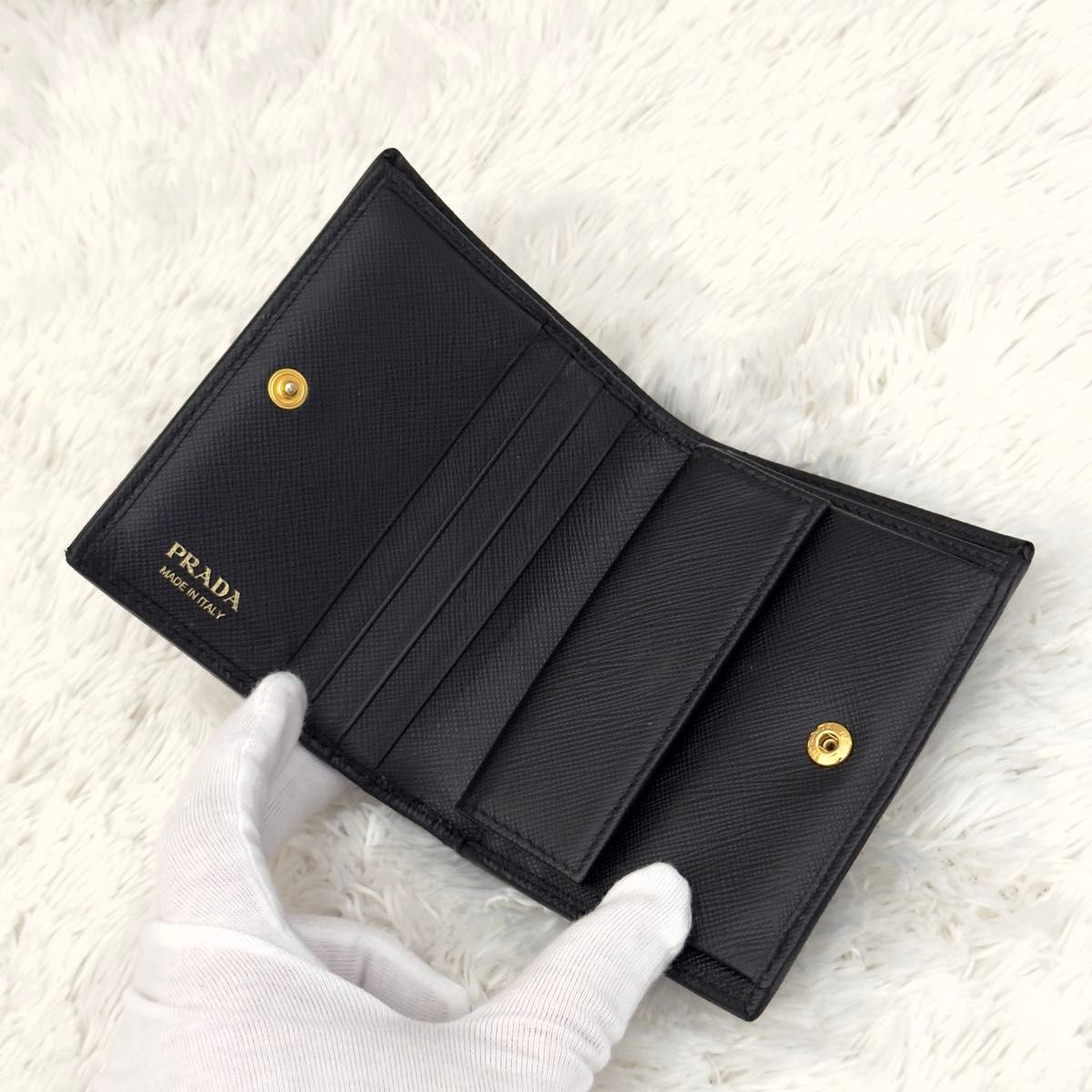 美品 RFID搭載 PRADA プラダ サフィアーノレザー 財布 二つ折り 美品 RFID搭載 PRADA プラダ サフィアーノレザー 財布 二つ折り