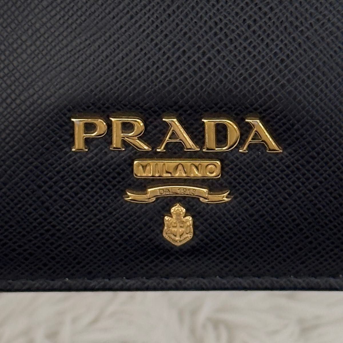 美品 RFID搭載 PRADA プラダ サフィアーノレザー 財布 二つ折り 美品 RFID搭載 PRADA プラダ サフィアーノレザー 財布 二つ折り