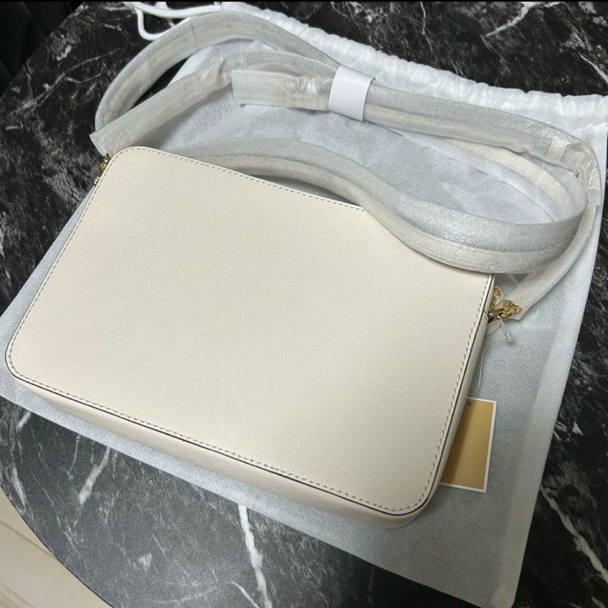 新品】MICHAEL KORS ホワイト マイケルコース ショルダーバッグ 新品】MICHAEL KORS ホワイト マイケルコース ショルダーバッグ