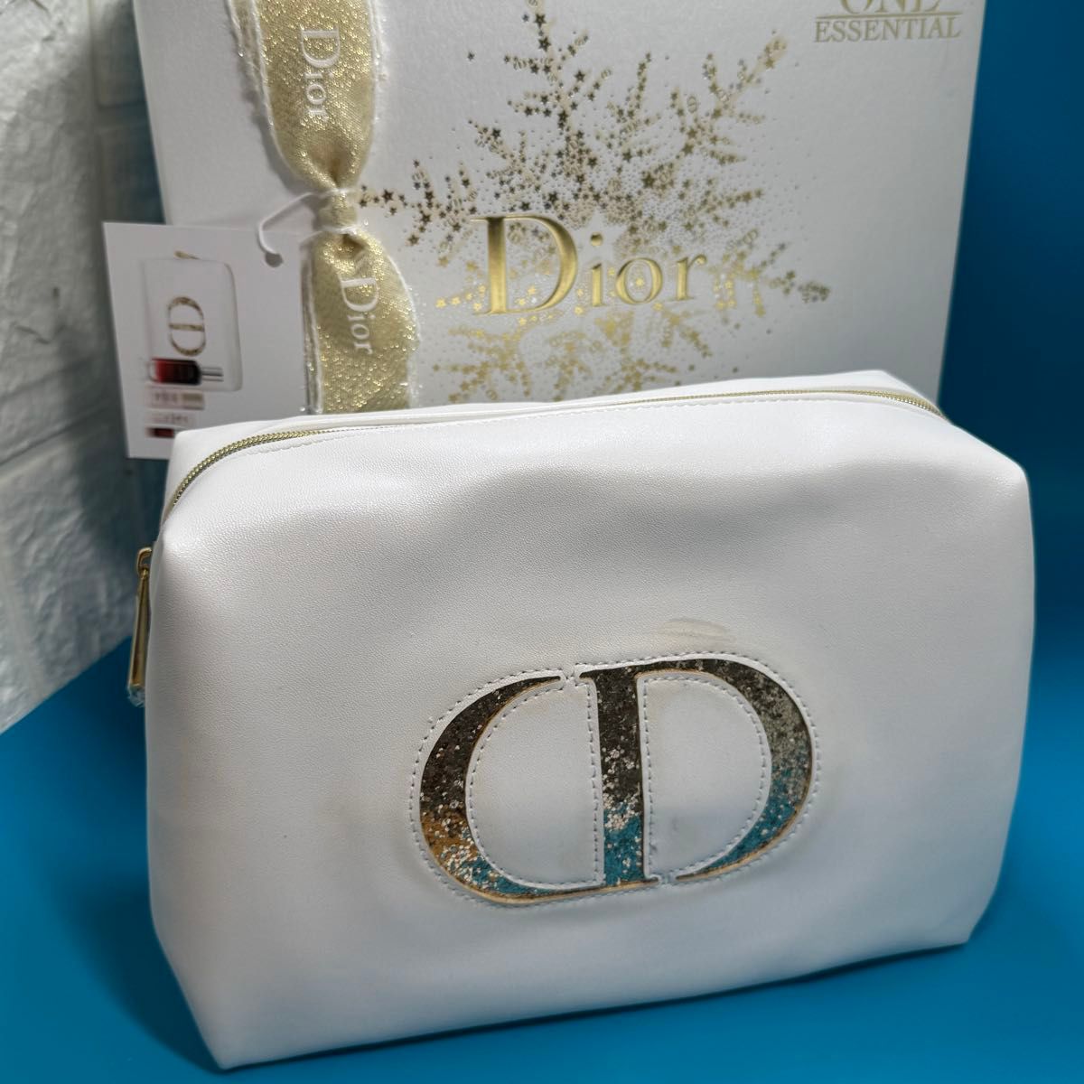 Dior ディオール コスメポーチ ホワイトCDゴールドロゴ 化粧 Dior ディオール コスメポーチ ホワイトCDゴールドロゴ 化粧