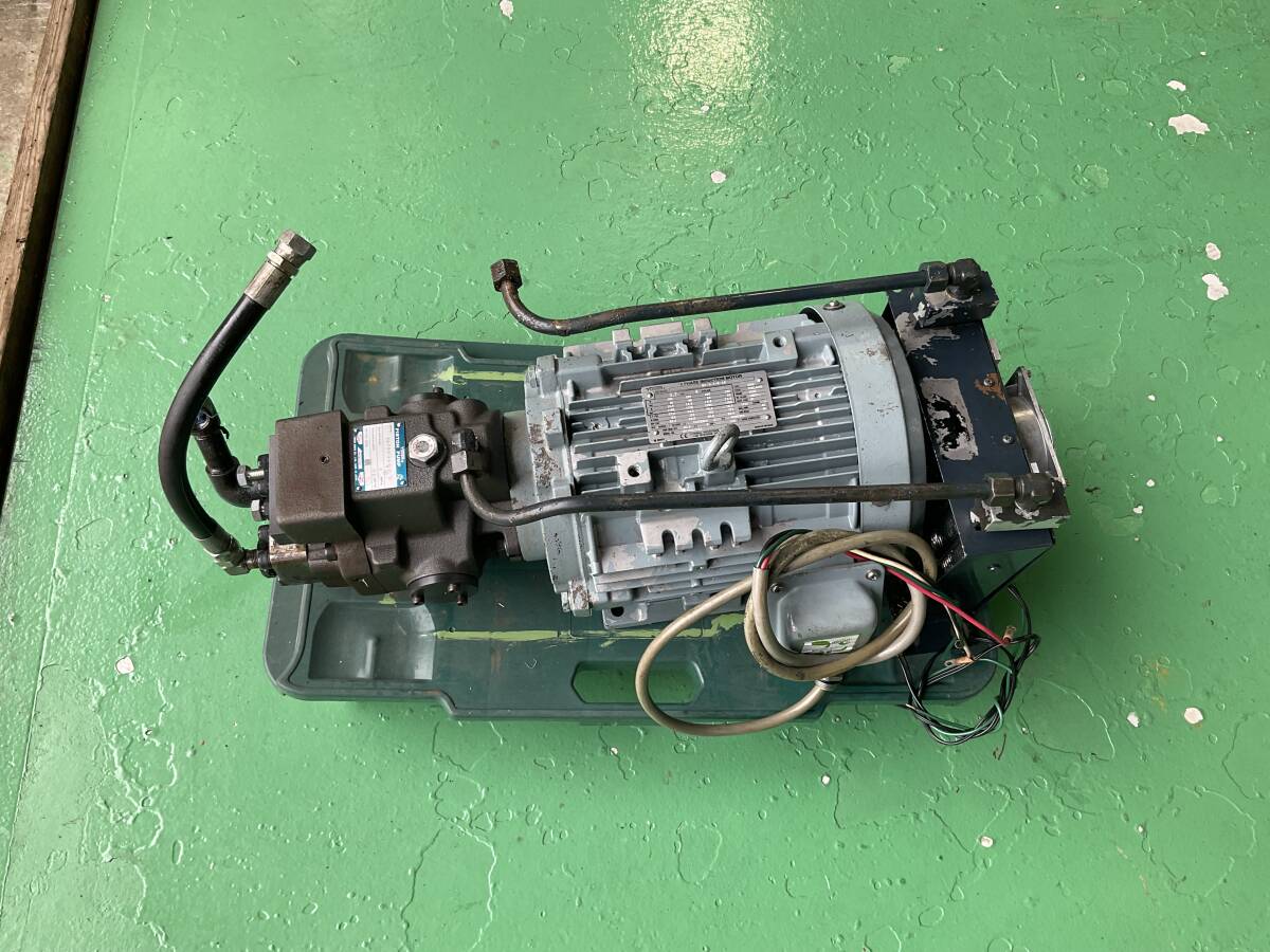 オイルポンプ A16-F-R-01-H-K-32 YUKEN　モーター3.7kw　200V