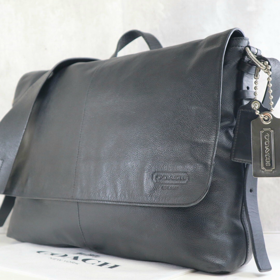 美品 コーチ COACH メッセンジャーバッグ トンプソン ショルダーバッグ 斜め掛け クロスボディ シボ革 黒 ブラック A4 PC ビジネス 本革
