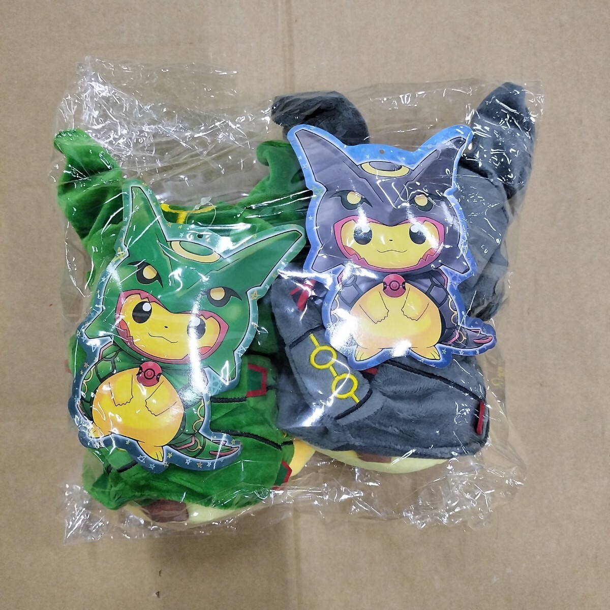 新品ポンチョを着たピカチュウ黒 緑レックウザぬいぐるみ|Yahoo 新品ポンチョを着たピカチュウ黒 緑レックウザぬいぐるみ|Yahoo