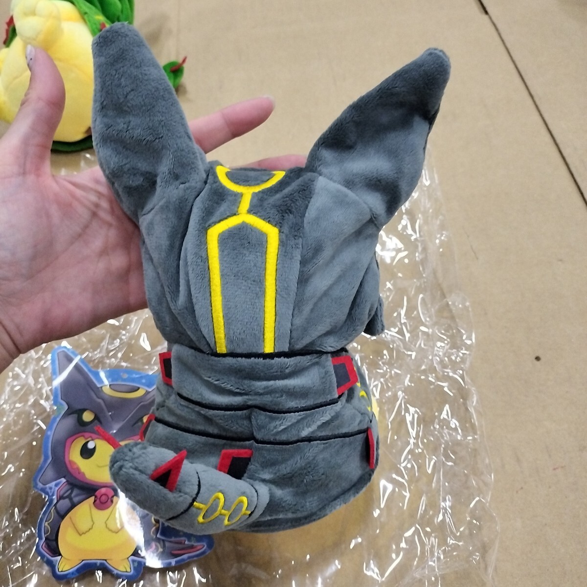 新品ポンチョを着たピカチュウ黒 緑レックウザぬいぐるみ|Yahoo 新品ポンチョを着たピカチュウ黒 緑レックウザぬいぐるみ|Yahoo