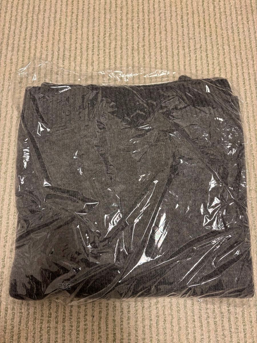 新品】 ユニクロ アニヤハインドマーチ カシミヤクルーネック 新品】 ユニクロ アニヤハインドマーチ カシミヤクルーネック