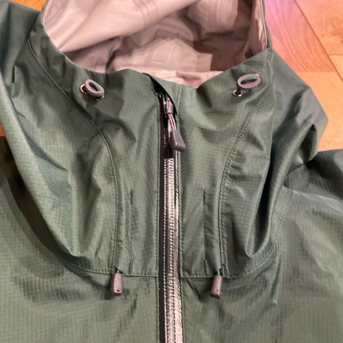 新品未使用 モンベルGORE-TEX レインダンサージャケット 新品未使用 モンベルGORE-TEX レインダンサージャケット