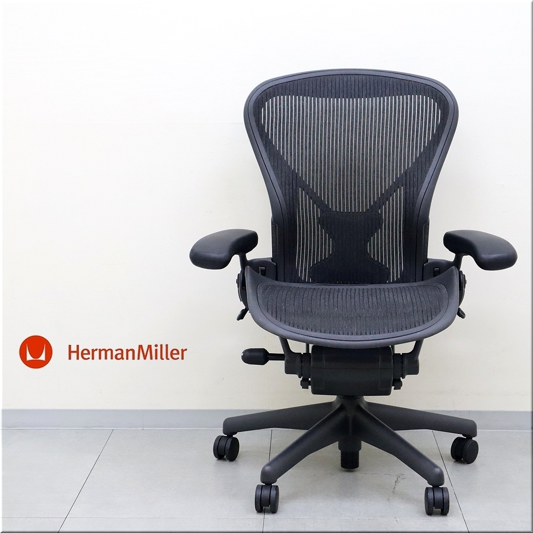 ◆Herman Miller ハーマンミラー◆アーロンチェア ポスチャーフィット フル装備 Bサイズ グラファイトカラーベース クラシック