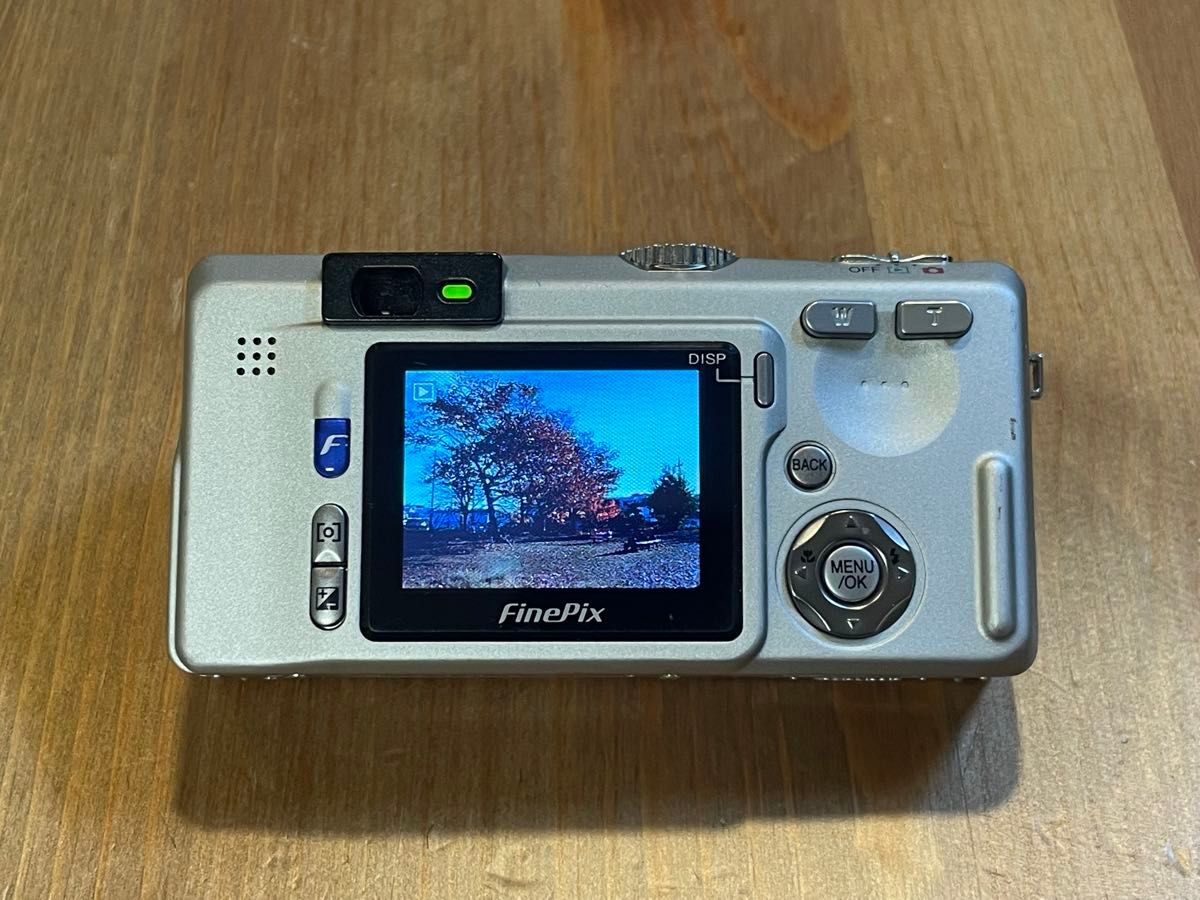 作例あり 富士フィルム FinePix F700 デジカメ 正常動作品 作例あり 富士フィルム FinePix F700 デジカメ 正常動作品