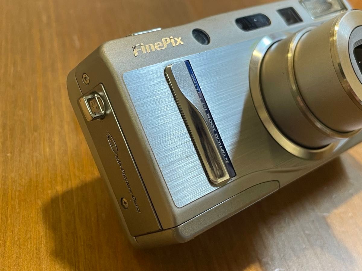 作例あり 富士フィルム FinePix F700 デジカメ 正常動作品 作例あり 富士フィルム FinePix F700 デジカメ 正常動作品