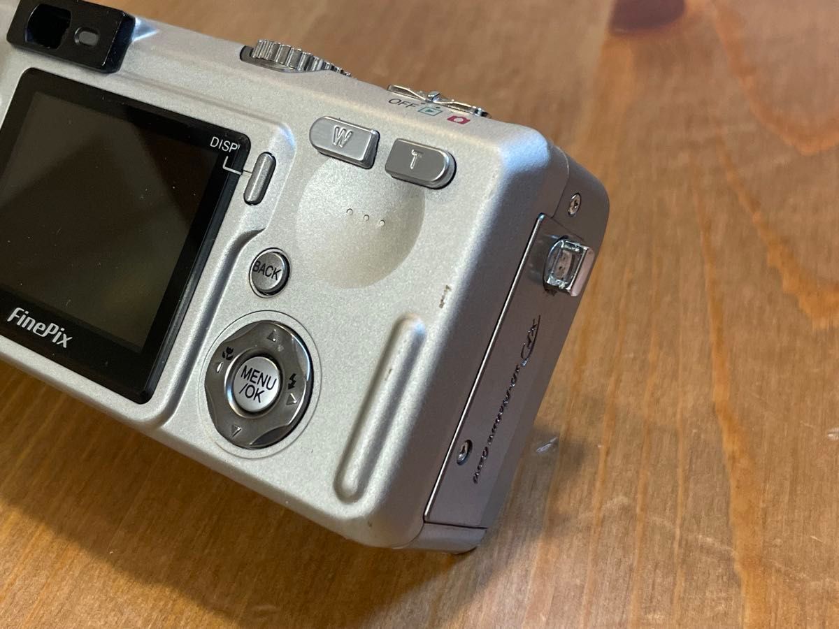 作例あり 富士フィルム FinePix F700 デジカメ 正常動作品 作例あり 富士フィルム FinePix F700 デジカメ 正常動作品
