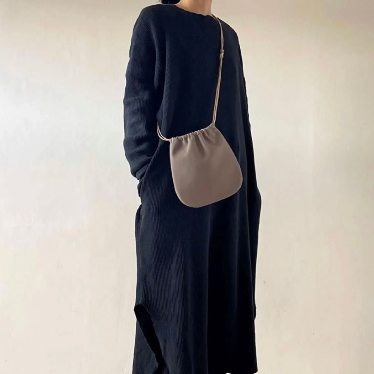 定価24200円 美品 ヌイトメル ショルダーバッグ