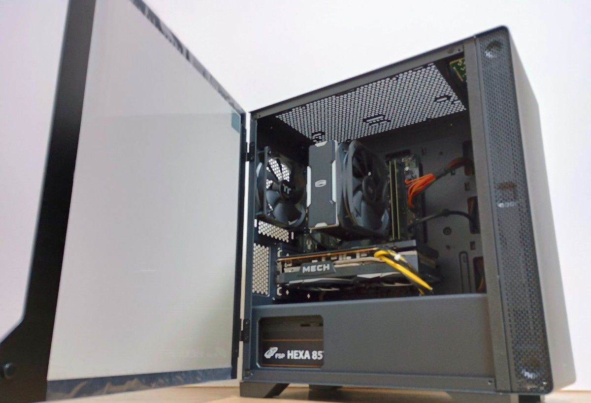 【Ryzen 7 5700X/メモリ 16GB/SSD 1TB/RX 6650XT/電】コスパ最高のゲーミングPC 【Ryzen 7 5700X/メモリ 16GB/SSD 1TB/RX 6650XT/電】コスパ最高のゲーミングPC