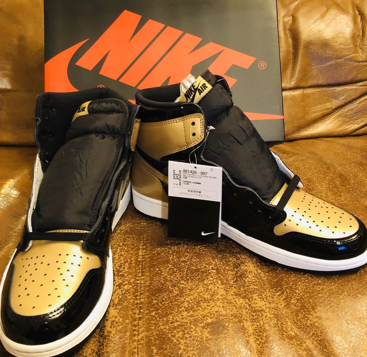 新品 国内正規 27.5 NIKE AIR JORDAN 1 RETRO HIGH OG NRG GOLD ナイキ エア ジョーダン レトロ ハイ パテント エナメル ゴールド 金 黒 白_画像2