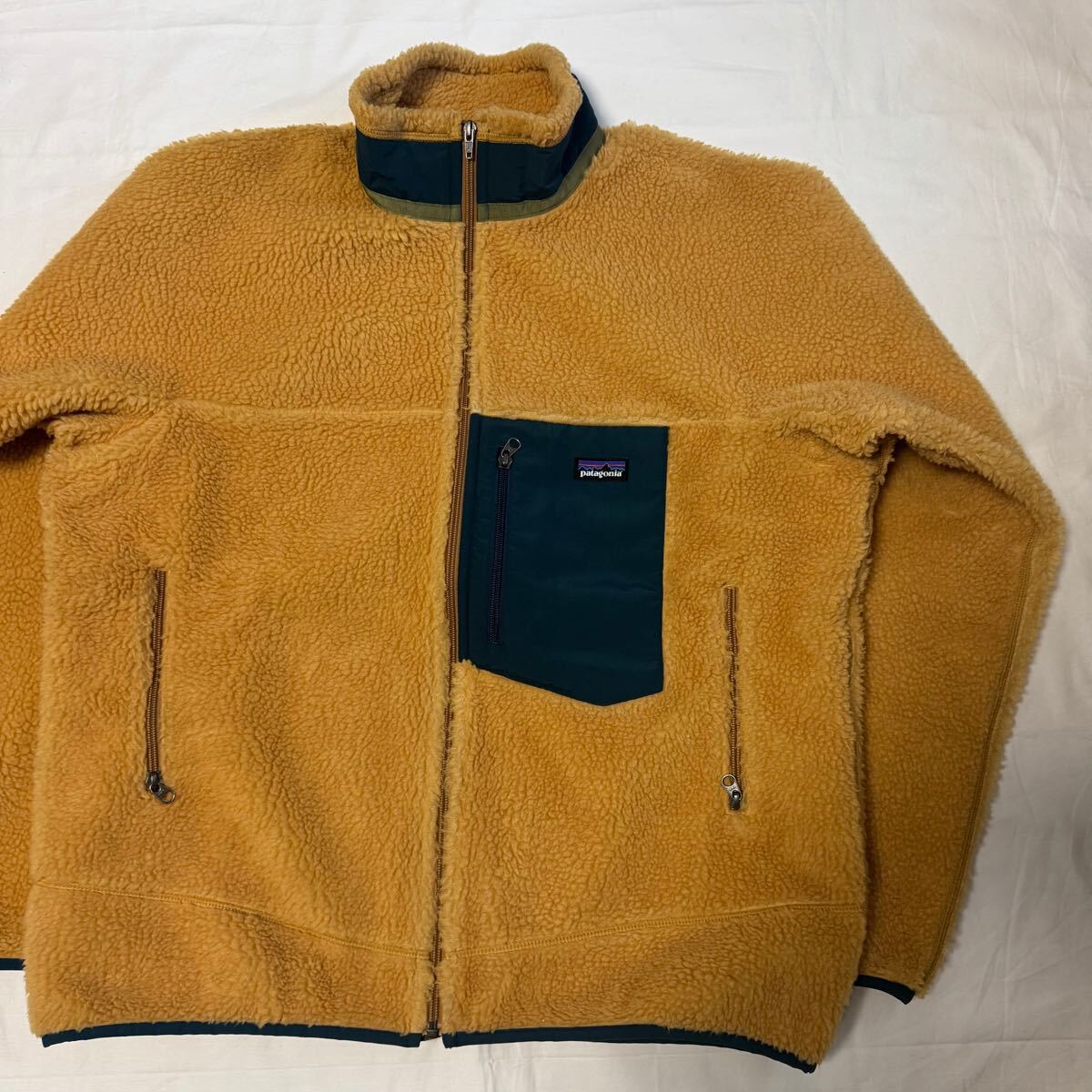 希少 Lサイズ 新品同様【2013限定・マスタード】patagonia 希少 Lサイズ 新品同様【2013限定・マスタード】patagonia
