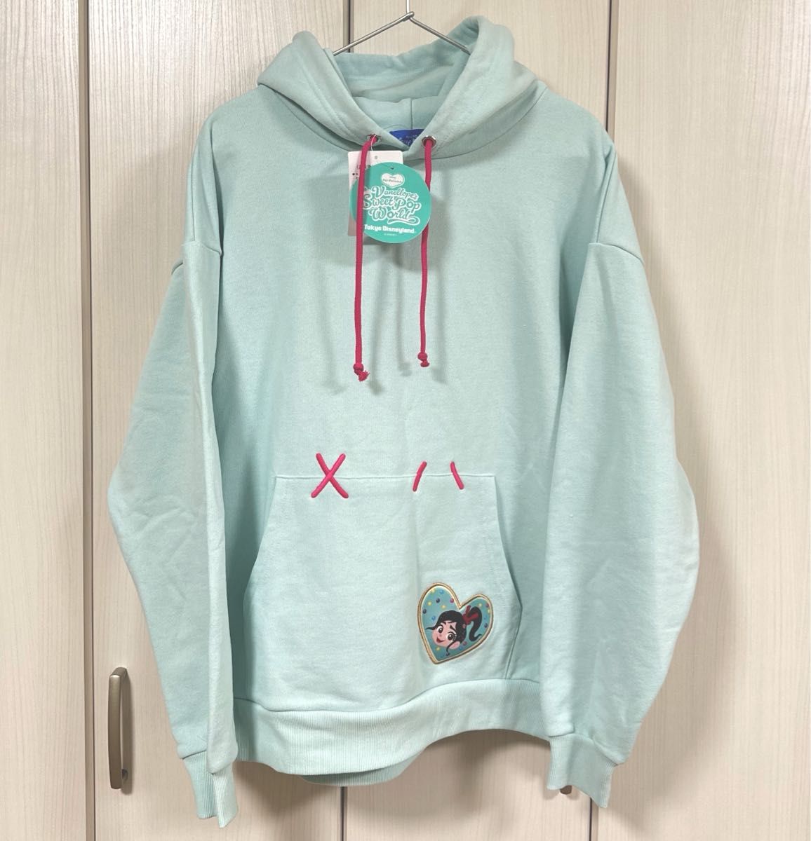 新品タグ付き ディズニーパルパルーザ ヴァネロペ パーカー 新品タグ付き ディズニーパルパルーザ ヴァネロペ パーカー