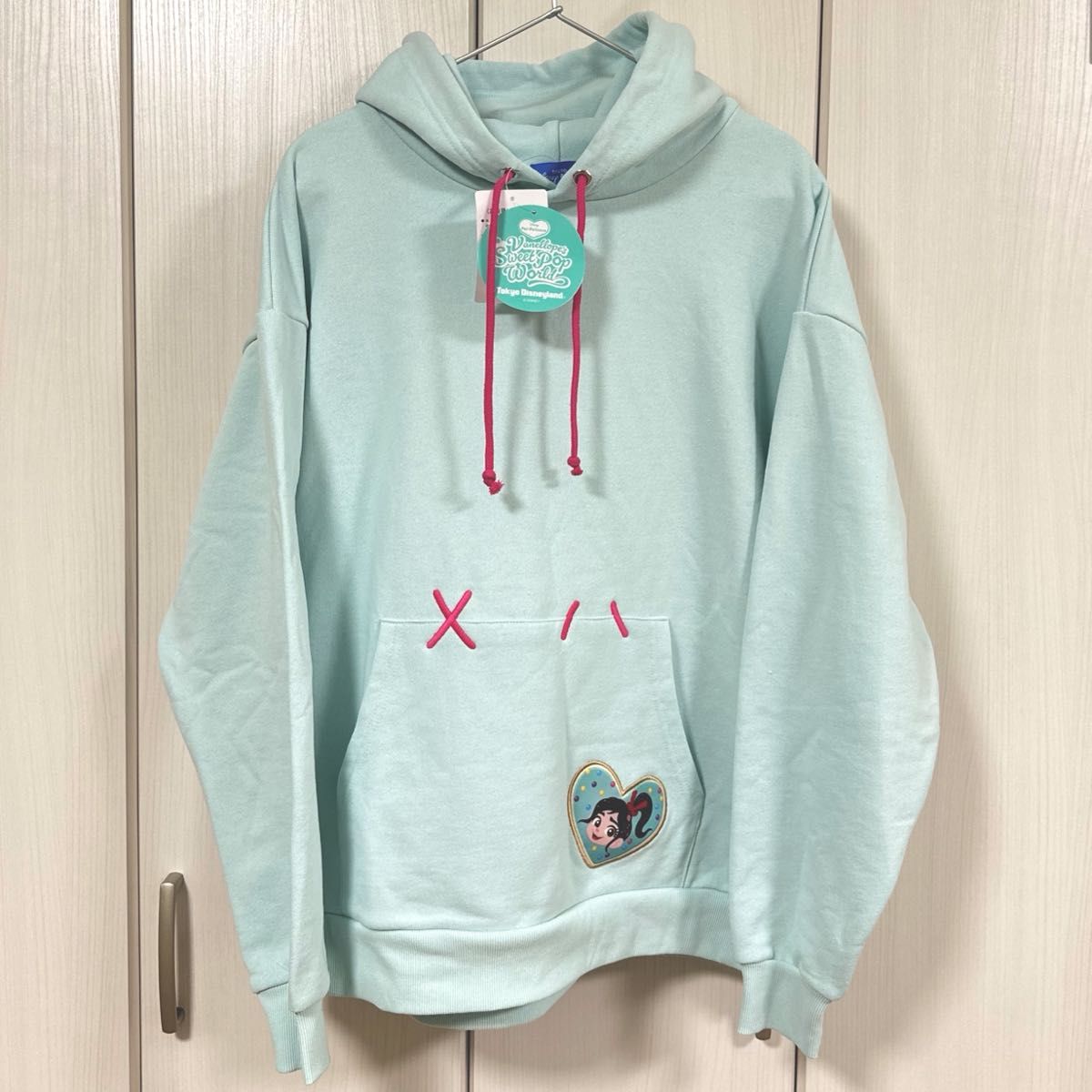 新品タグ付き ディズニーパルパルーザ ヴァネロペ パーカー 新品タグ付き ディズニーパルパルーザ ヴァネロペ パーカー