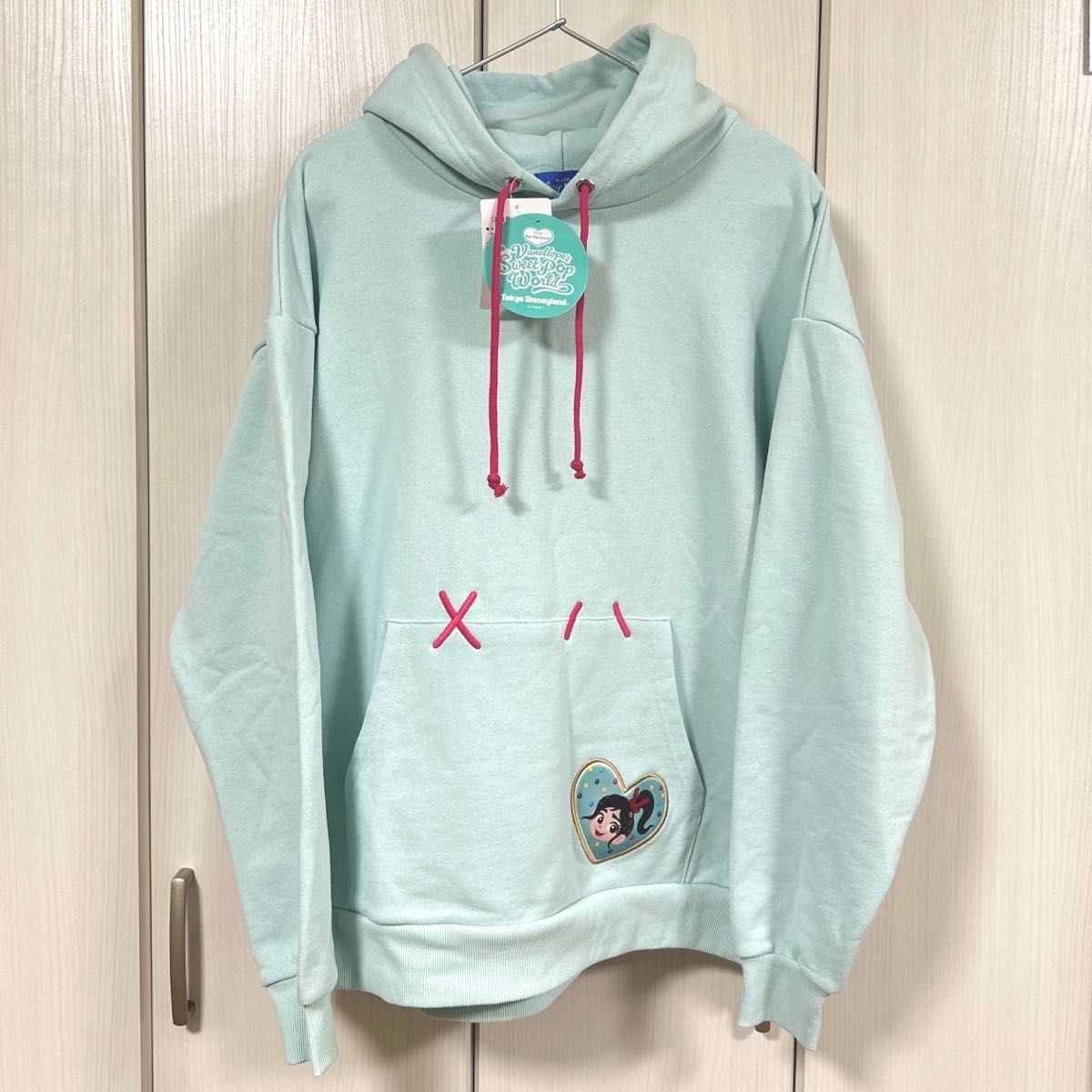新品タグ付き ディズニーパルパルーザ ヴァネロペ パーカー 新品タグ付き ディズニーパルパルーザ ヴァネロペ パーカー