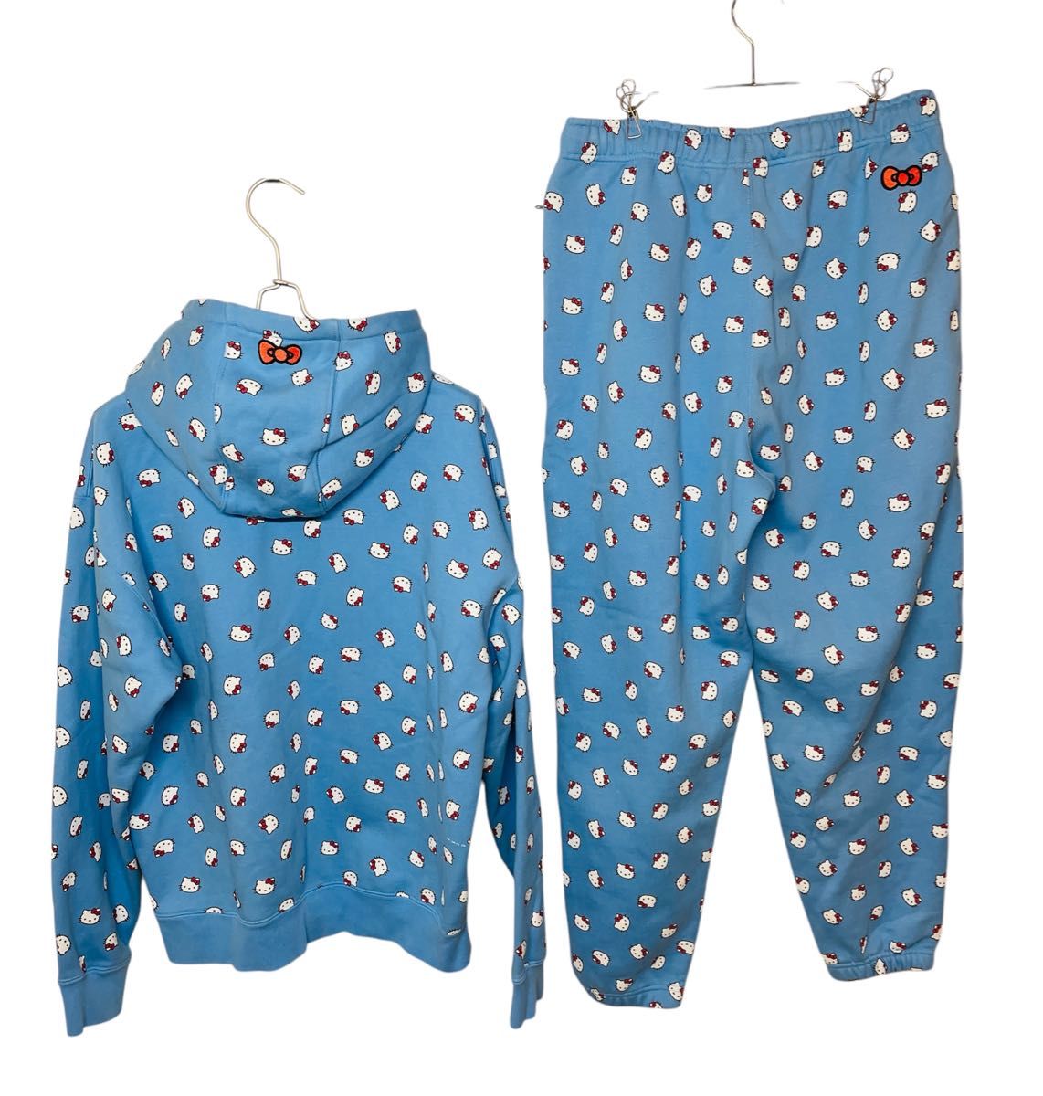 NIKE × Hello Kittyコラボ パンツ パーカー セット Lサイズ NIKE × Hello Kittyコラボ パンツ パーカー セット Lサイズ