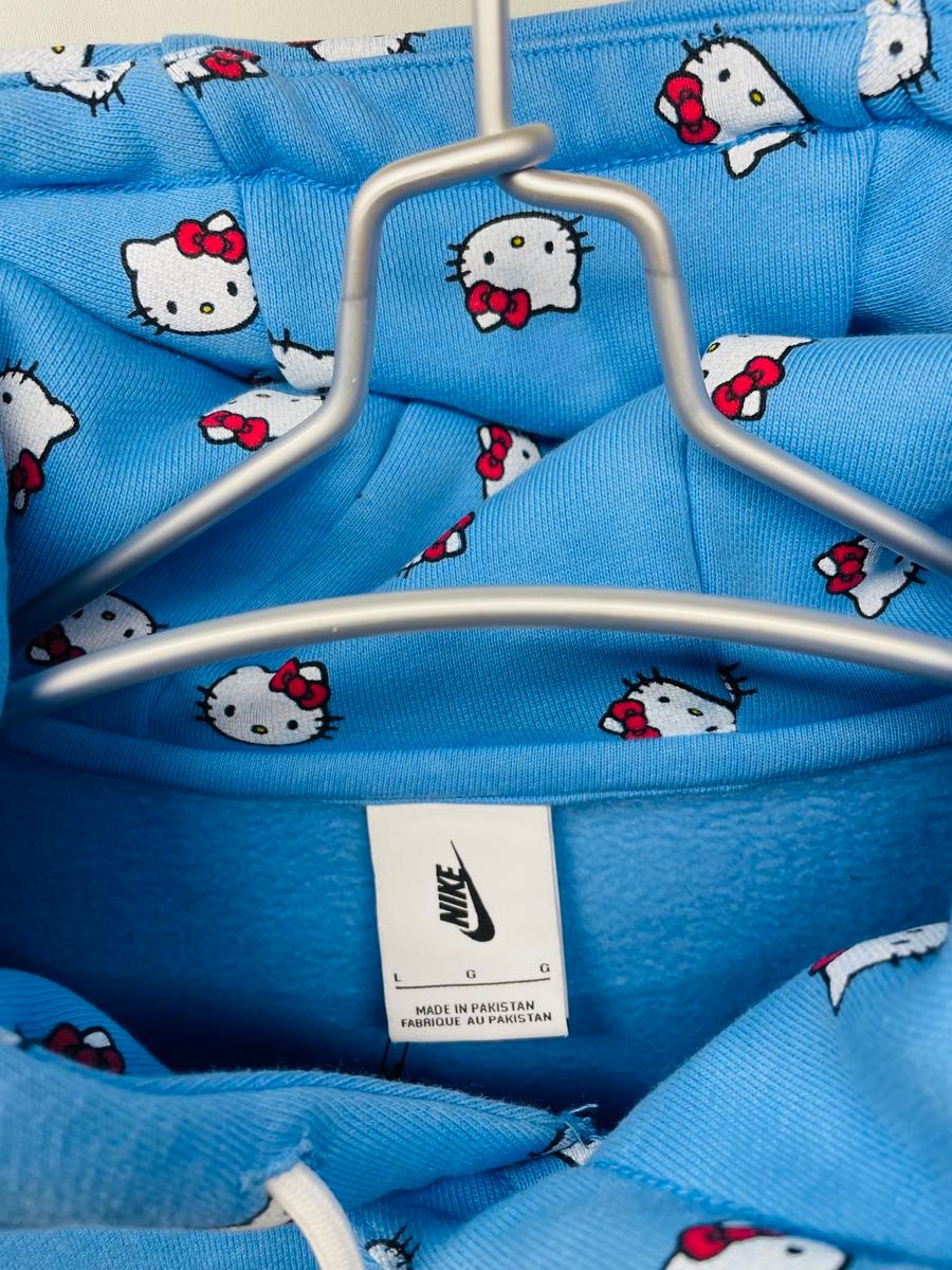 NIKE × Hello Kittyコラボ パンツ パーカー セット Lサイズ NIKE × Hello Kittyコラボ パンツ パーカー セット Lサイズ