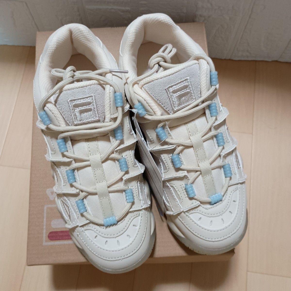 新品　 FILA スニーカー ベージュ レザー　バリケードXT97 新品未試着　フィラ