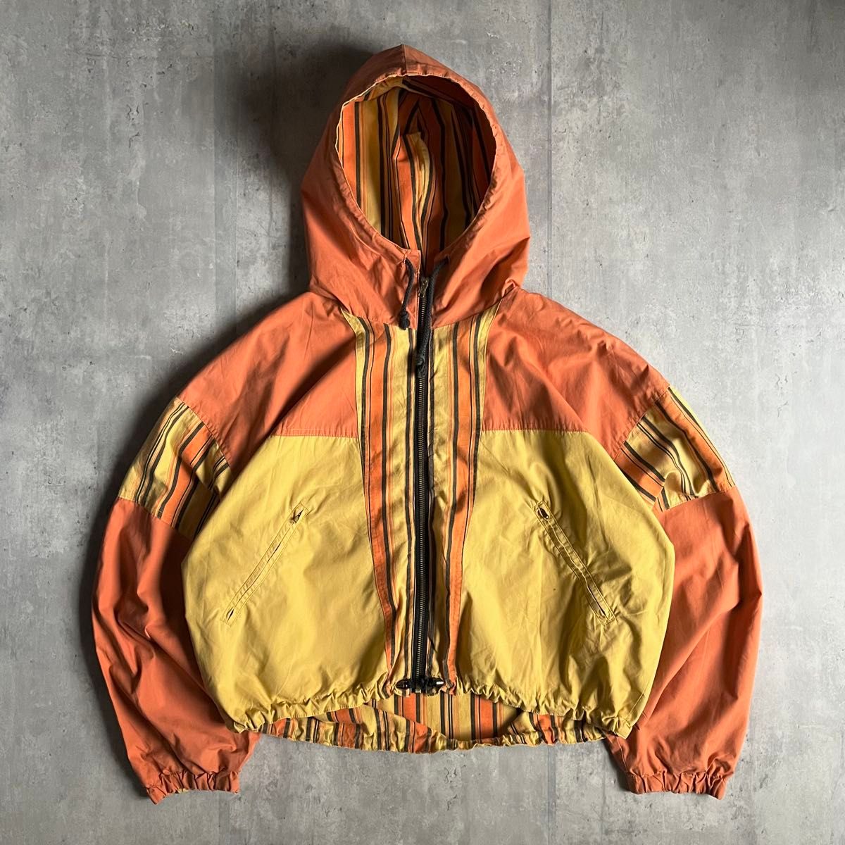 80s vintage】ジップパーカー 超短丈 片爪YKK ボックス 古着 80s vintage】ジップパーカー 超短丈 片爪YKK ボックス 古着