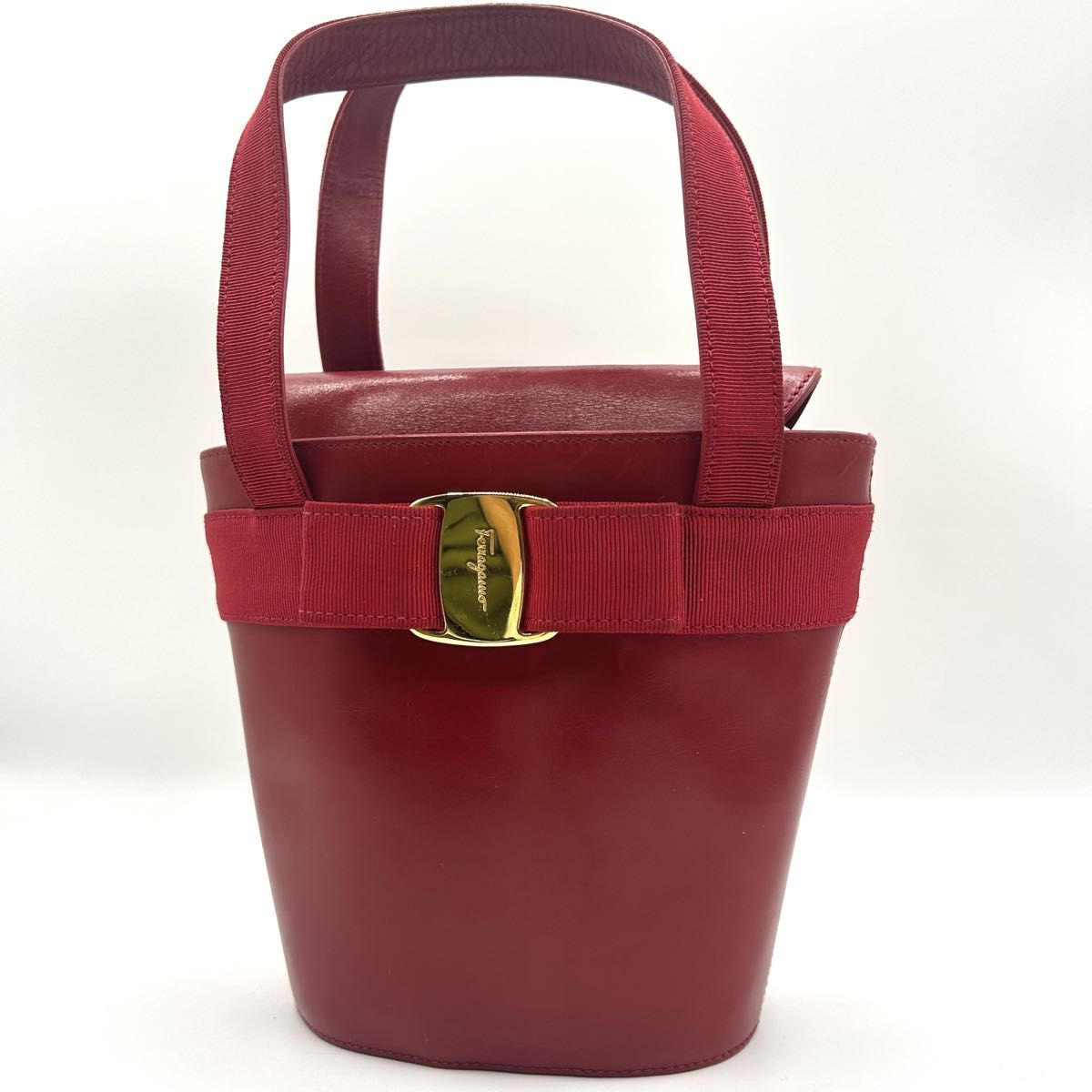 希少カラー Salvatore Ferragamo フェラガモ ヴァラリボン 希少カラー Salvatore Ferragamo フェラガモ ヴァラリボン