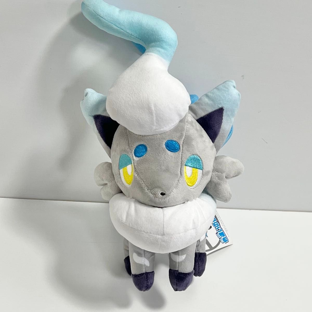 タグ付き 色違いのヒスイゾロア Pokemon ポケモンセンター タグ付き 色違いのヒスイゾロア Pokemon ポケモンセンター