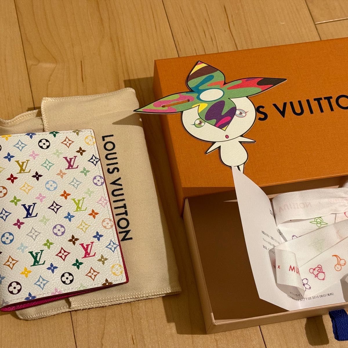 ルイヴィトン 村上隆 コラボ LV × TM パスポートカバー クー ルイヴィトン 村上隆 コラボ LV × TM パスポートカバー クー