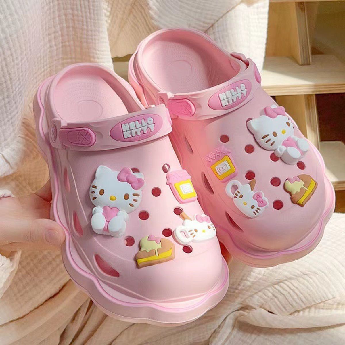 キティちゃん ハローキティ ジビッツ 8個セットクロックス キティちゃん ハローキティ ジビッツ 8個セットクロックス