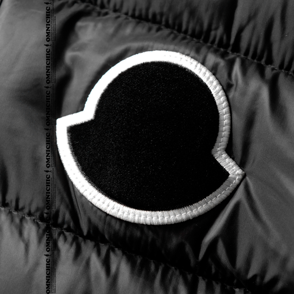 新品 希少なSASSIERE/安心の国内正規品【MONCLER】モンクレール 新品 希少なSASSIERE/安心の国内正規品【MONCLER】モンクレール