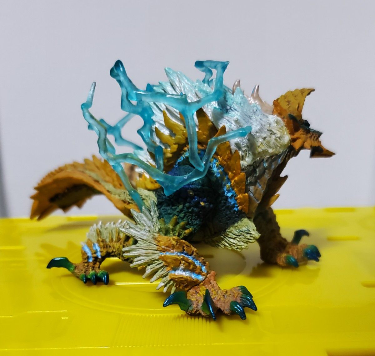 モンスターハンター モンハン フィギュア ジンオウガ(超帯電状態 モンスターハンター モンハン フィギュア ジンオウガ(超帯電状態