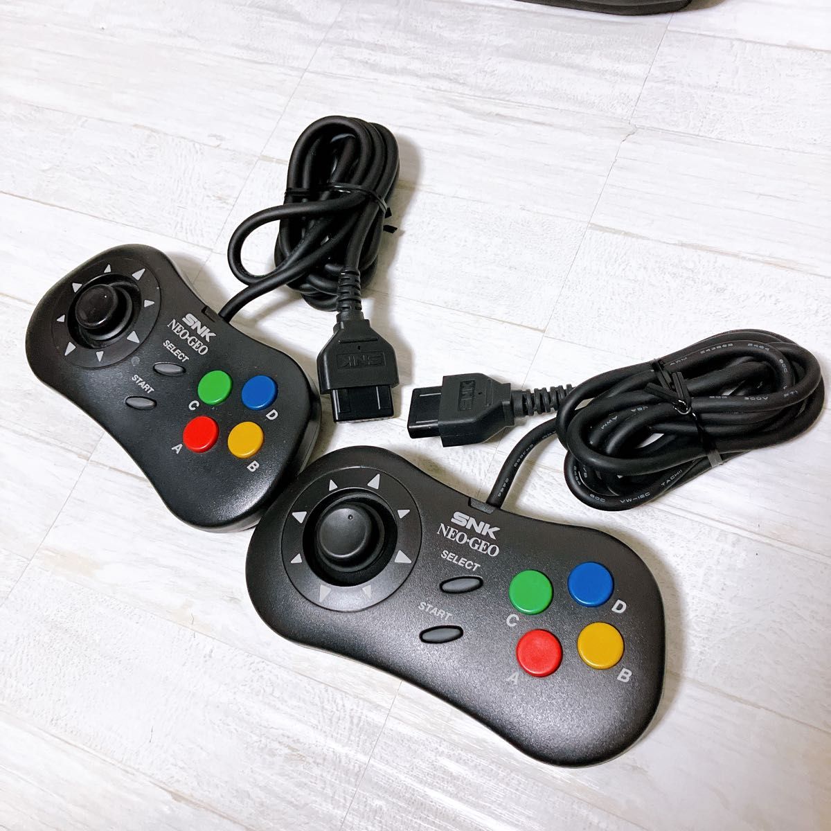 SNK NEO-GEO CD ネオジオCD ゲーム機 家庭用 コントローラー2体 SNK NEO-GEO CD ネオジオCD ゲーム機 家庭用 コントローラー2体