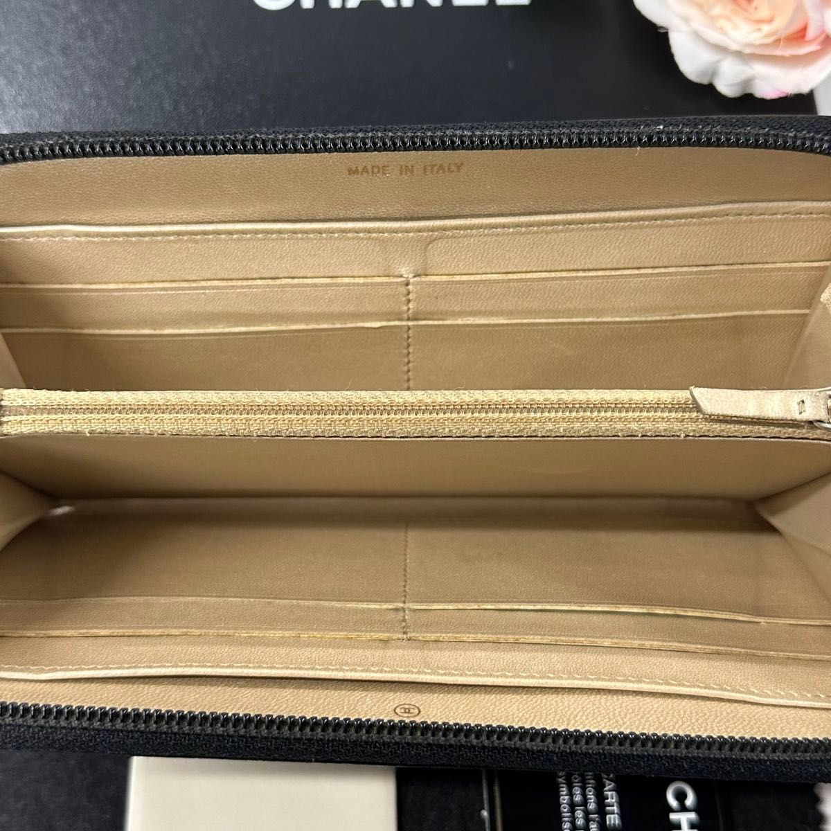 新品同様 シャネル CHANEL 財布 長財布 カメリア ラウンド 新品同様 シャネル CHANEL 財布 長財布 カメリア ラウンド