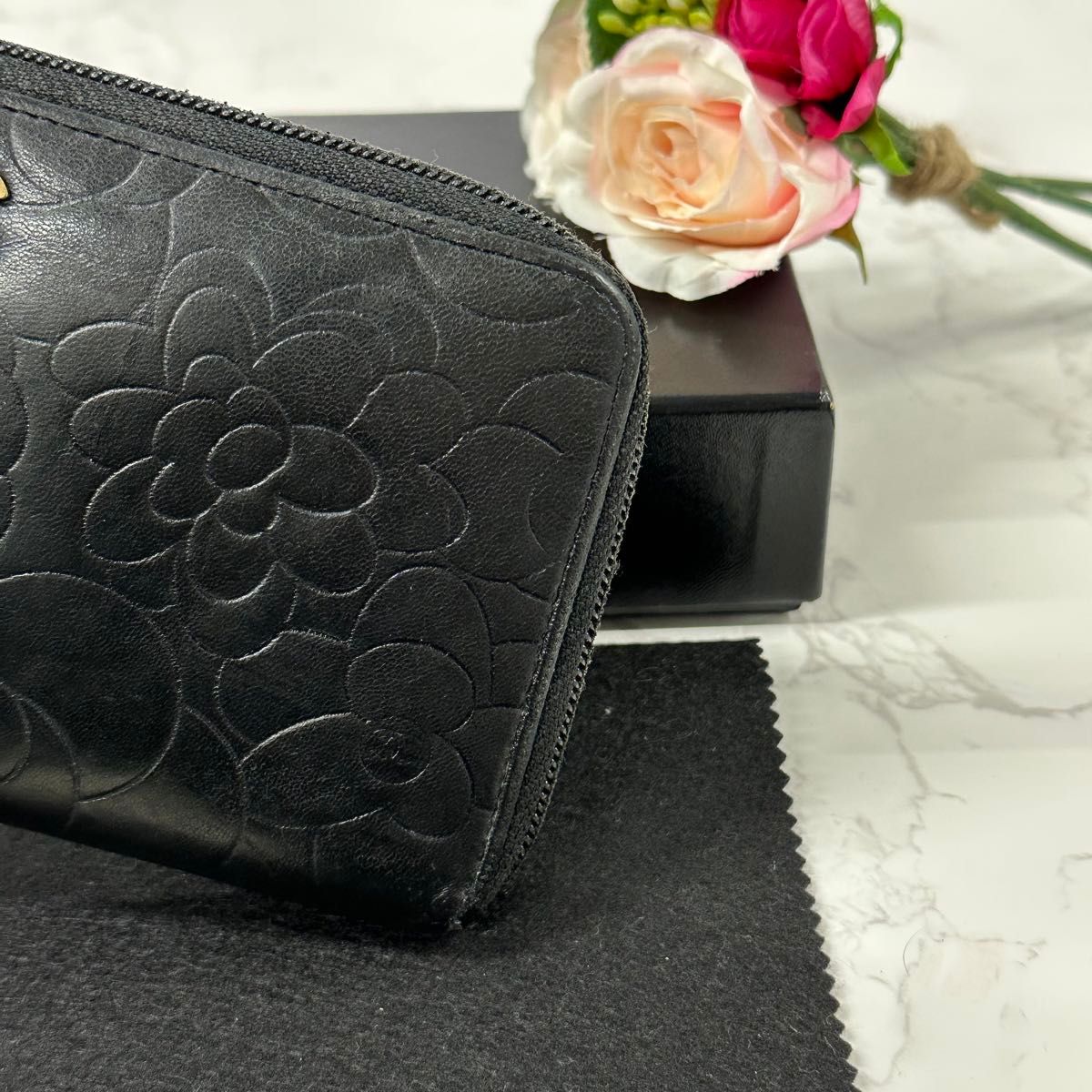 新品同様 シャネル CHANEL 財布 長財布 カメリア ラウンド 新品同様 シャネル CHANEL 財布 長財布 カメリア ラウンド