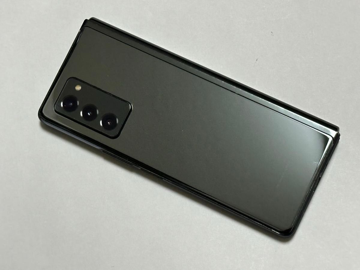 GalaxyZFold2 256GB 海外版 ケース付 背面割れ|スマホ GalaxyZFold2 256GB 海外版 ケース付 背面割れ|スマホ