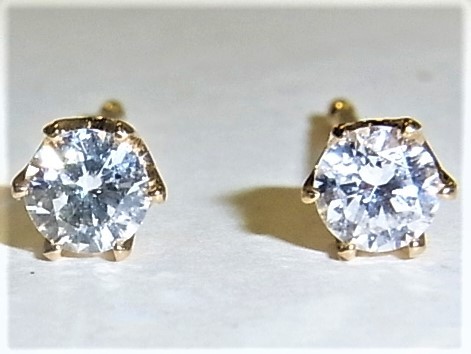 【東京 谷中 質屋おぢさん】新品未使用K18 18金 スタッド ピアス ダイヤ0.139ct 0.126ct