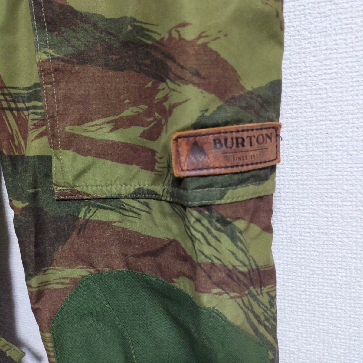 BURTON バートン Living Lining スノーボード パンツ 迷彩 BURTON バートン Living Lining スノーボード パンツ 迷彩