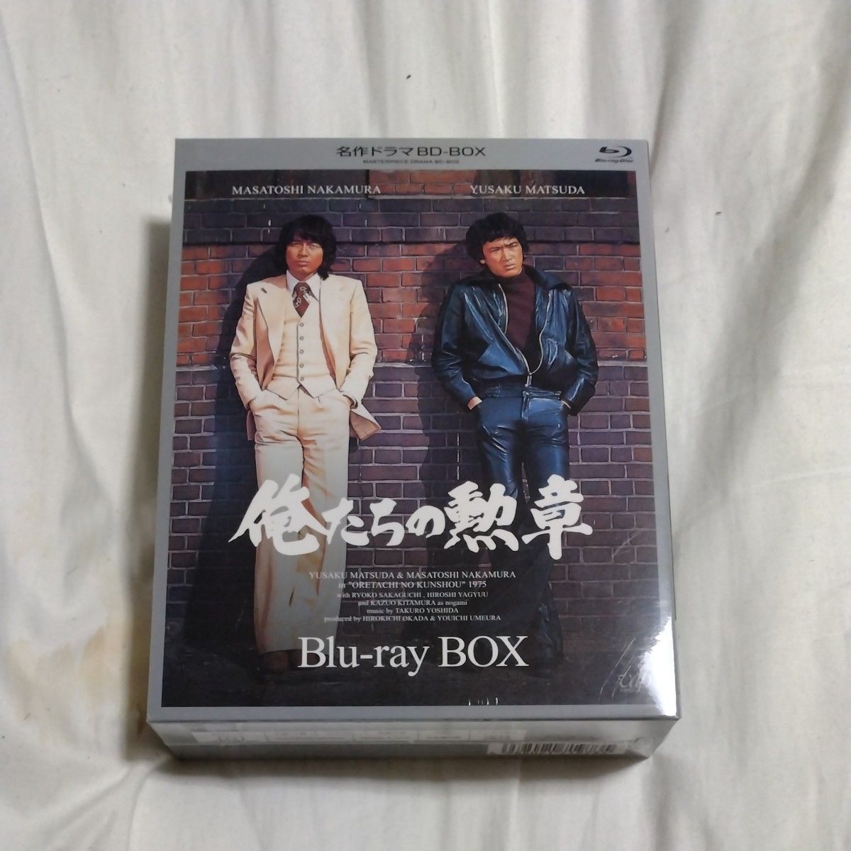 新品未開封 名作ドラマBDシリーズ 俺たちの勲章 Blu-ray-BOX (3枚組 全19話収録) 松田優作 中村雅俊 新品未開封 名作ドラマBDシリーズ 俺たちの勲章 Blu-ray-BOX (3枚組 全19話収録) 松田優作 中村雅俊