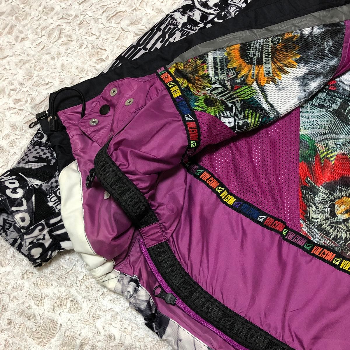 VOLCOM ボルコム NIMBUS スノーボードジャケットウェア スキー VOLCOM ボルコム NIMBUS スノーボードジャケットウェア スキー