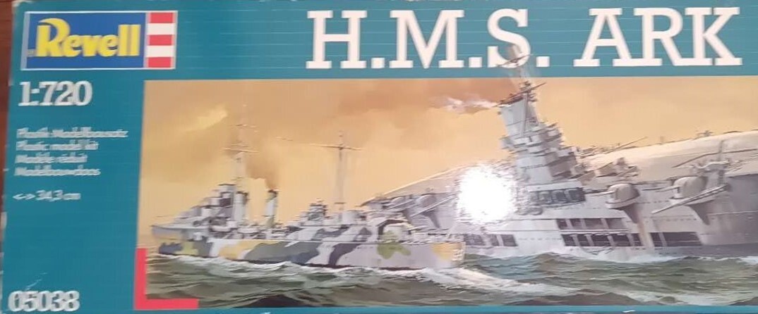 イギリス REVELL HMS ARK  1:720