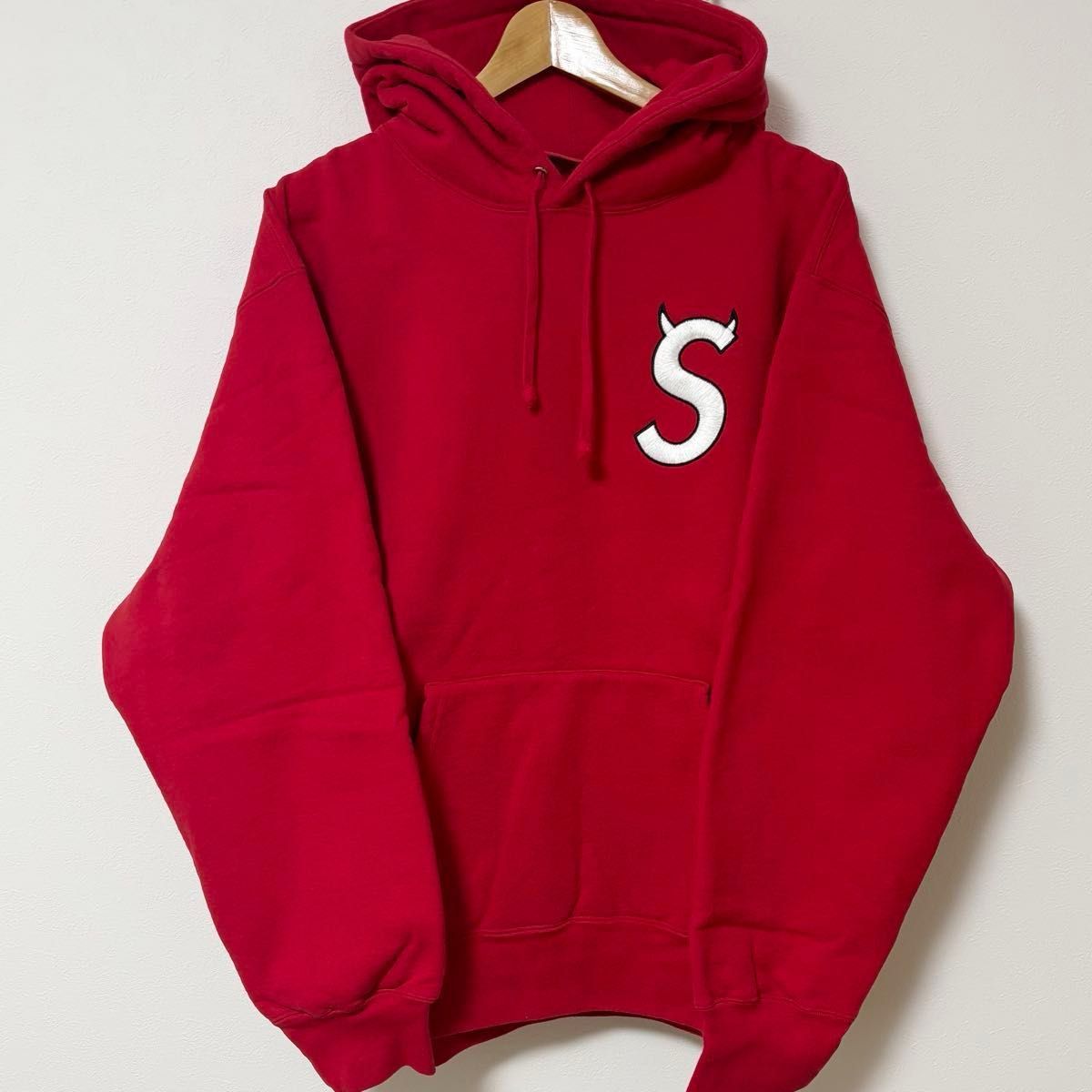 半タグ付】Supreme S Logo Hooded Sweatshirt 22AW ツノ デビル 半タグ付】Supreme S Logo Hooded Sweatshirt 22AW ツノ デビル